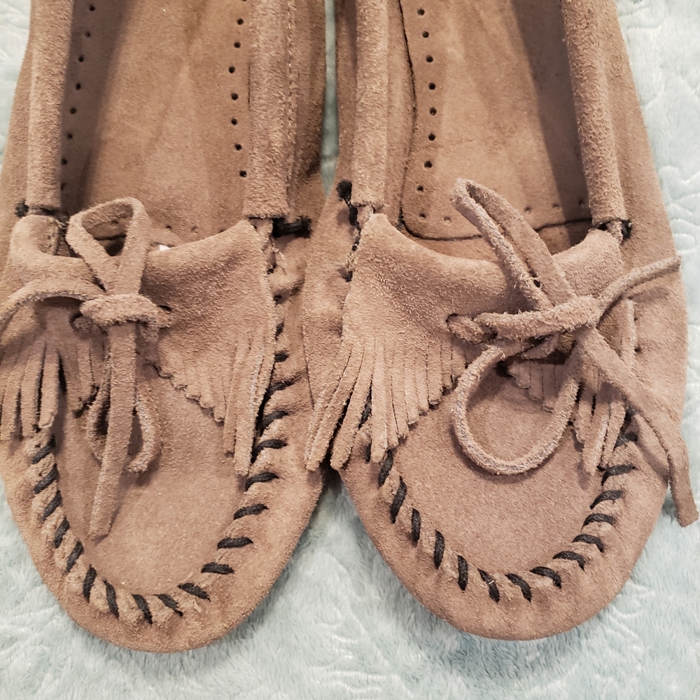 Minne Tonka Kilty Hard sole Moccasins